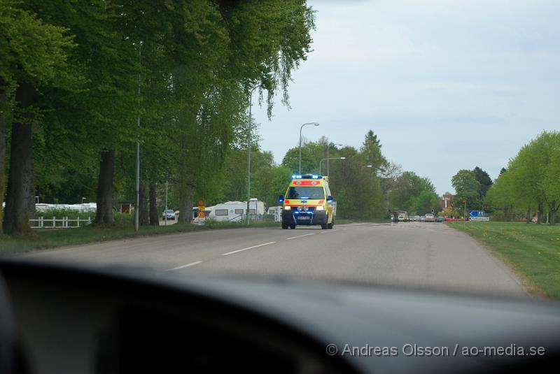 DSC_0205.JPG - Vid 17.16 tiden larmades Räddningstjänst, Ambulans och Polis till en olycka vid Klippans camping. Det ska ha varit en person som färdats på en gocart och tappat kontrollen och kört av gångstigen. Personen ska ha kört utan hjälm och varit medvetslös när ambulansen kom fram. Personen fördes med Ambulans till Helsingborgs Lasarett med okända skador. Uppdatering; Personen fördes vidare med Ambulans till Universitetssjukhuset i Lund men tyvärr avled personen av sina skador.