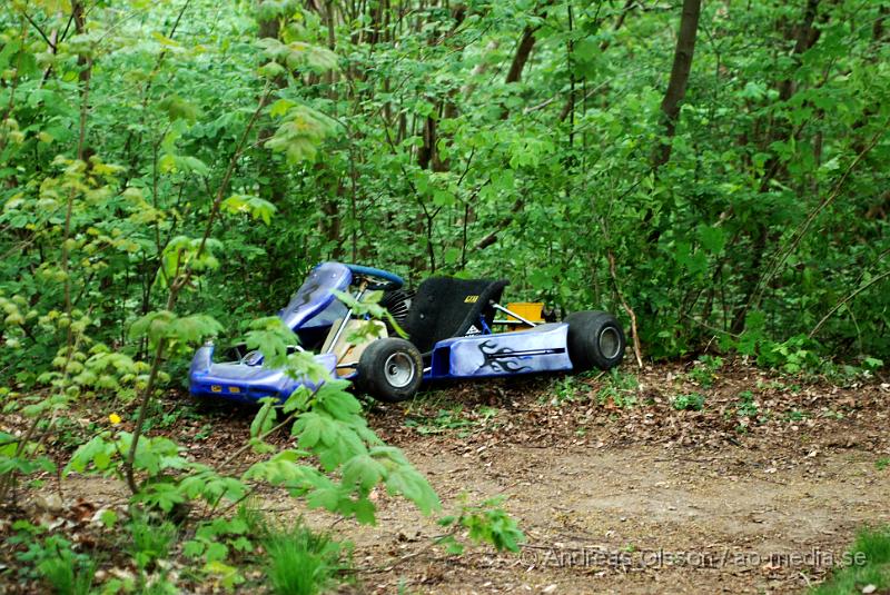 DSC_0206.JPG - Vid 17.16 tiden larmades Räddningstjänst, Ambulans och Polis till en olycka vid Klippans camping. Det ska ha varit en person som färdats på en gocart och tappat kontrollen och kört av gångstigen. Personen ska ha kört utan hjälm och varit medvetslös när ambulansen kom fram. Personen fördes med Ambulans till Helsingborgs Lasarett med okända skador. Uppdatering; Personen fördes vidare med Ambulans till Universitetssjukhuset i Lund men tyvärr avled personen av sina skador.