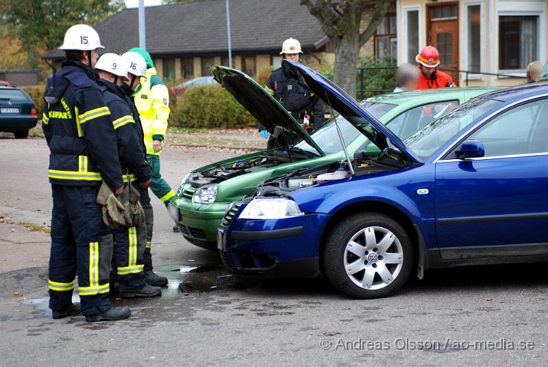 DSC_0052.JPG - 10.56 larmades Klippans Räddningstjänst, Polis och Ambulans till en trafikolycka på Torggatan/bryggerigatan. Där två personbilar krockat. Det var begränsad framkomlighet på platsen och två personen fördes till Helsingborgslasarett med okända skador.