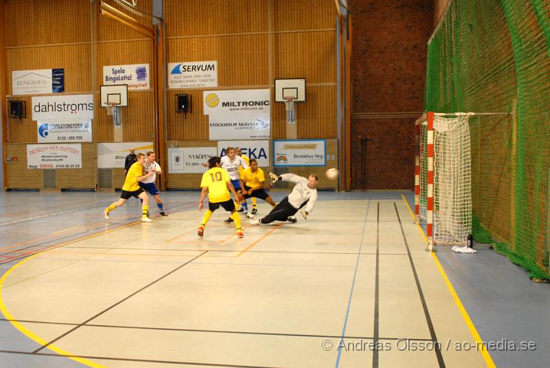 DSC_0052.JPG - Under söndagen spelades den årliga  Näsbycupen i Nyköpings sporthall. 8 herrlag från Nyköping var med och spelade i cupen. Segrarna av Näsbycupen blev  Blev IK Tun. Ett stort grattis till dem!IFK Nyköping - Sjösa