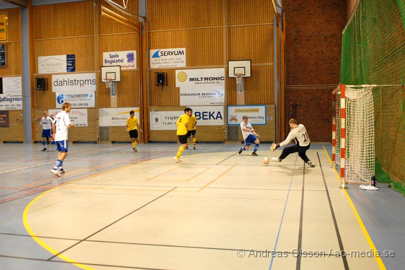 DSC_0055.JPG - Under söndagen spelades den årliga  Näsbycupen i Nyköpings sporthall. 8 herrlag från Nyköping var med och spelade i cupen. Segrarna av Näsbycupen blev  Blev IK Tun. Ett stort grattis till dem!IFK Nyköping - Sjösa