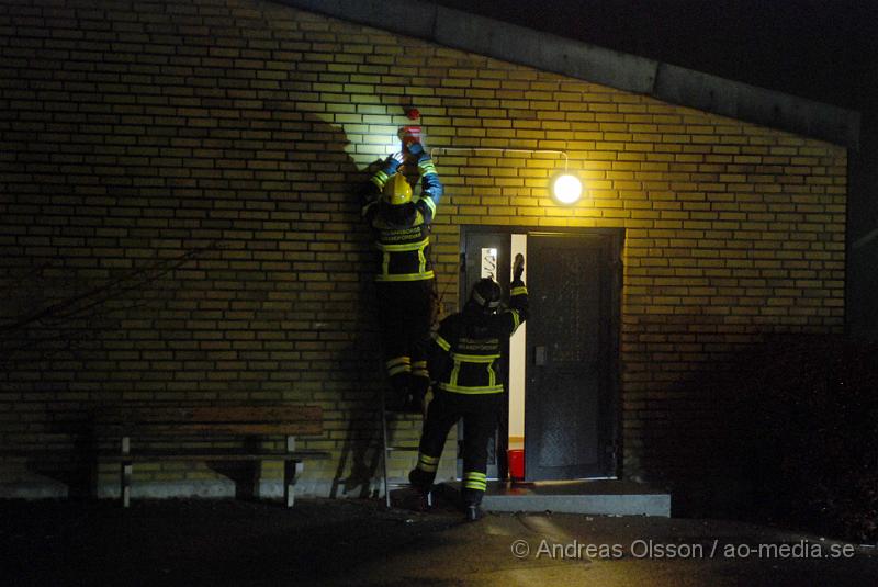 DSC_0021.JPG - Vid 23:40 tiden larmades Räddningstjänsten och polisen samt securitas till Norrelyckesskolan i Ödåkra där det hade gått  inbrottslarm och ett automat larm. När räddningstjänsten kommit till plats brann det på skolan, men den kunde släckas snabbt. Inga människor ska ha kommit till skada.