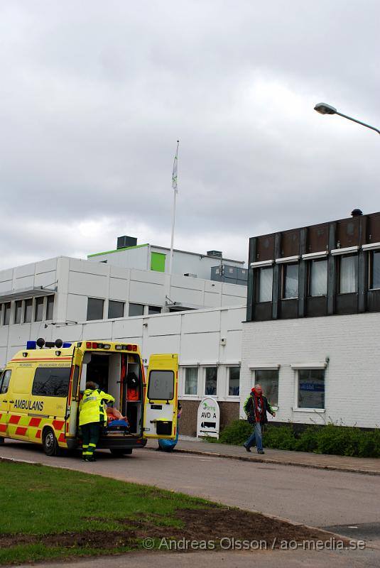 DSC_0272.JPG - Strax innan klockan 10 larmades en större rädddningsstyrka, Flera stationer från räddningstjänsten, flera ambulanser och ett flertal Polis patruller till Bring Frigoscandia i Helsingborg där man hade ett ammoniak utsläpp. Ett större område spärrades först av och minst 16 personer fick föras till sjukhus för kontroll.