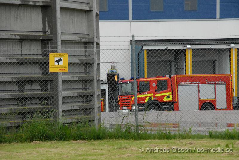 DSC_0032.JPG - Vid 13.00 larmades räddningstjänsten till DHL där man hade ett automatlarm. Där syntes inget utanför, och det startade troligen pga strömavbrottet som var samtidigt i Klippan under den tiden. Även på Snyggatorpskolan gick där ett automatlarm.