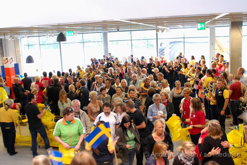 DSC_1252.JPG - Invigningen av världens nyaste Ikea i Helsingborg!Vid ingången.