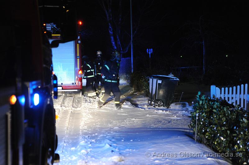 _DSC2932.JPG - Vid 01:30 tiden larmades räddningstjänsten till en villa brand i Stackarp. Där det skulle ha brunnit i vardagsrummet. Räddningatjänsten fick snabbt elden under kontroll. Oklart om någon person kom till skada.