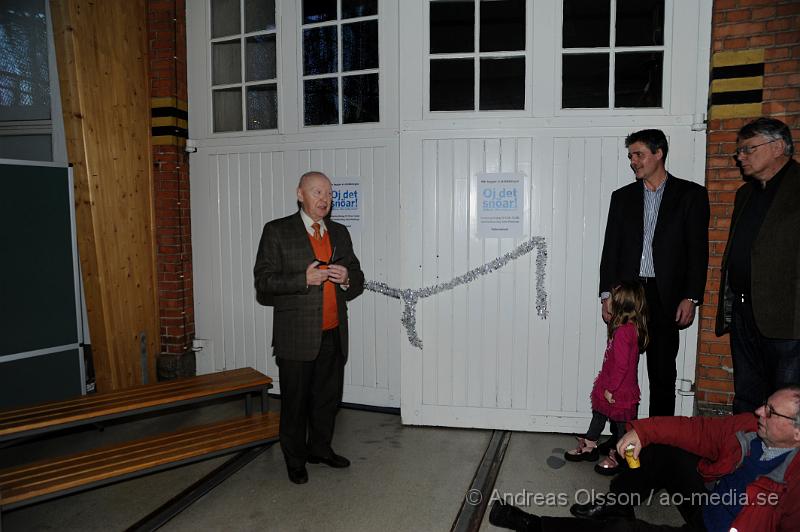 _DSC3034.JPG - Öppet hus på järnvägsmuseumet i Ängelholm. John Pohlman invigde utställningen "Oj det snöar". Man körde även med ånglok mellan Ängelholm-Åstorp som man kunde åka med.