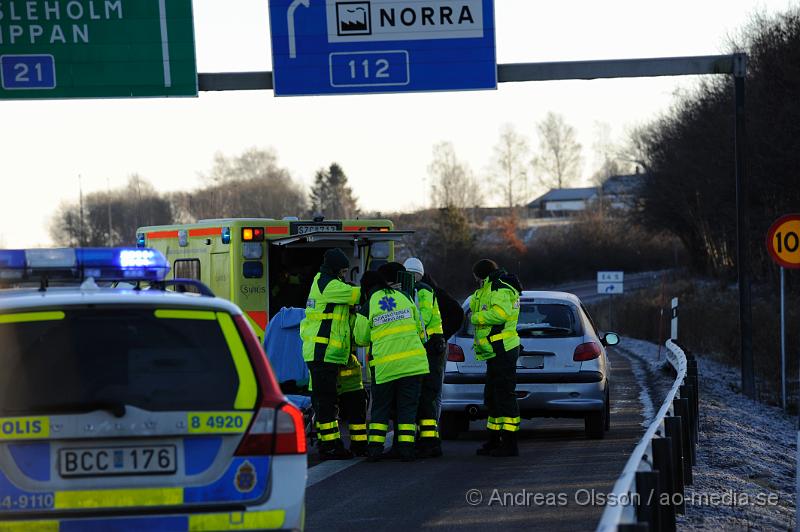 _DSC3155.JPG - Vid 9:30 tiden kom larmet om en trafikolycka lite utanför Åstorp. Där det rörde sig om en personbil som hade krockat med en djurtransport med grisar. Minst en person fick föras till sjukhuset. Skadeläget för transporten och grisarna är ännu oklart.