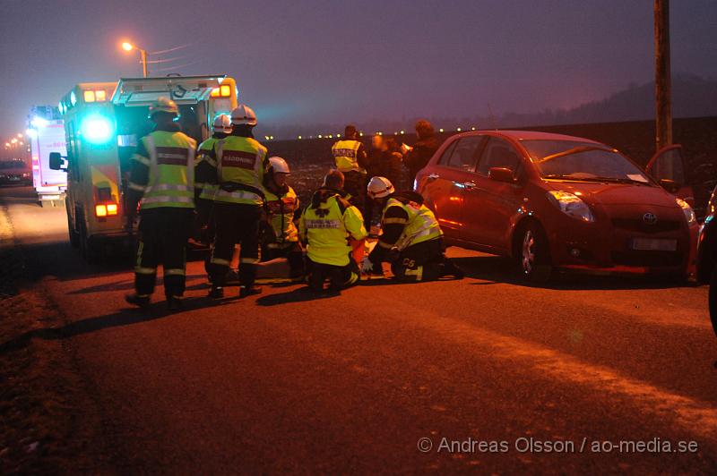 _DSC4798.JPG - Vid 18,30 larmades räddningstjänsten till en trafikolycka utanför åstorp. Minst en person fördes till sjukhus med ambulans. Den ena bilen tillhörde hemtjänsten i Åstorp.