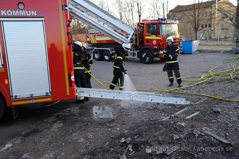 _DSC6366.JPG - Vid 19 tiden larmades Räddningstjänsten från Kvidigen, Klippan och Åstorp till Kvidinge där det brann utmed banvallen. Branden kunde snabbt släckas ned och ingen ska ha skadats i händelsen. Vad som orsakat branden är oklart, men man tror att det är en gnista från något passerande tåg.