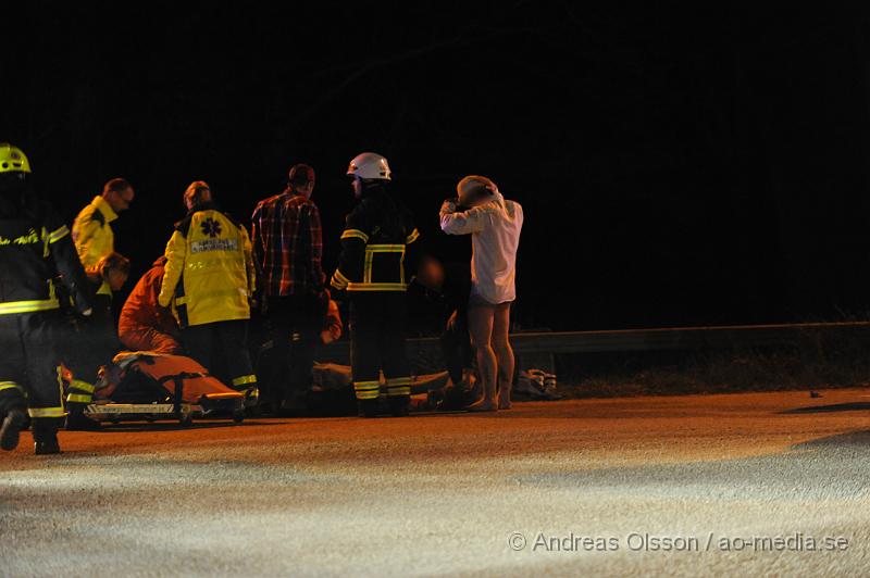 _DSC6457.JPG - Vid 00,40 tiden larmades räddningstjänsten från Klippan och Ljungbyhed samt ambulans till ett drunknings tillbud. En person ska ha trillat eller hoppat i ån vid pappersbruket. När räddningstjänsten kom fram till platsen var personen uppe ur vattnet men nedkyld. Ambulansen förde personen till sjukhuset skadeläget är oklart.