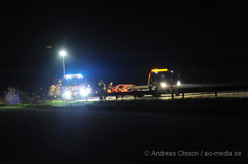 _DSC6752.JPG - Vid 23:15 tiden larmades Räddningstjänsten, Ambulans och Polis till en trafikolycka  där en personbil ska ha voltat på E6an utanför Ängelholm. En person fördes med ambulans till sjukhuset, skadeläget är oklart.