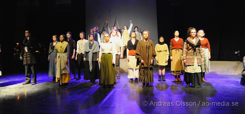 _DSC6932.JPG - För tredje året i rad satte Klippans Gymnasieskola upp en musikal. Denna gången blev det Highlights ur Les Misérables. Med hjälp av regissören Joacim Hedman, repetitör Anna Hiltunen, produktionsansvarig/repetitör Louise Ljungberg.