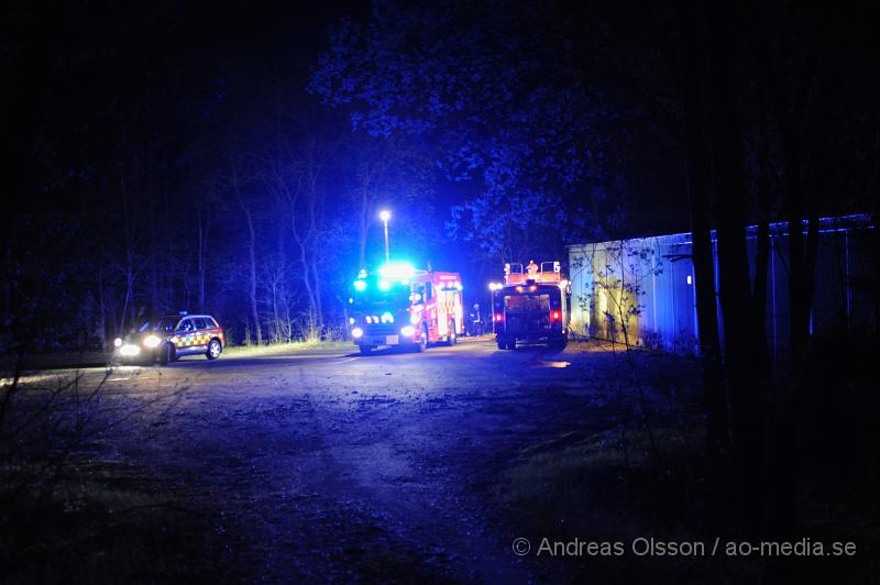 _DSC7064.JPG - Vid 21,30 larmades räddningstjänsten till Lurebygget utanför perstorp där ett ödetorp stod i brand. Byggnaden brann ner till grunden, ingen person ska ha skadats.