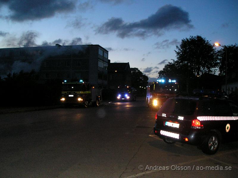 P1016477.JPG - 03.21 Larmades Räddningstjänsten från Klippan och Åstorp till en brand i ett förråd på bruksgatan 29, nära fenix conditori.Förrådet var helt övertänt när Brandkåren kom fram. Även Ambulans larmades till platsen då det fanns risk för spridning till boningshus! Men kunde snabbt lämna platsen då branden var under kontroll. Även Polis larmades då det troligen är en anlagd brand!