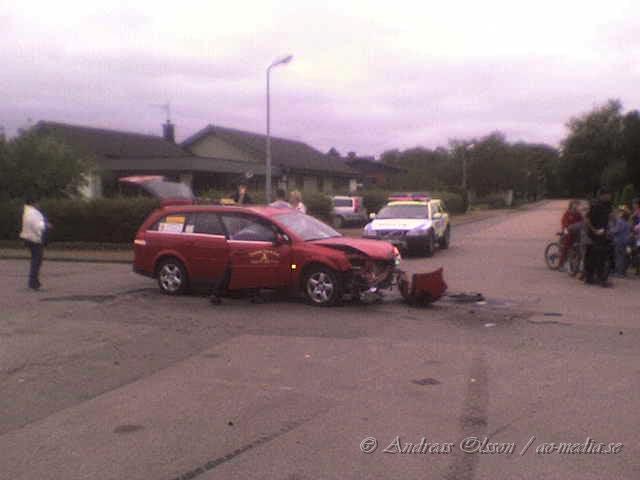 DSC00021.JPG - Trafikolycka i Klippan, Mins ej hur det gick till eller så.OBS gamla mobilkamera bilder.